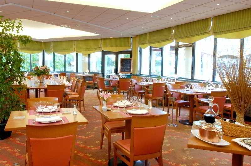 Hotel Le Paddock Magny-Cours Restaurant photo